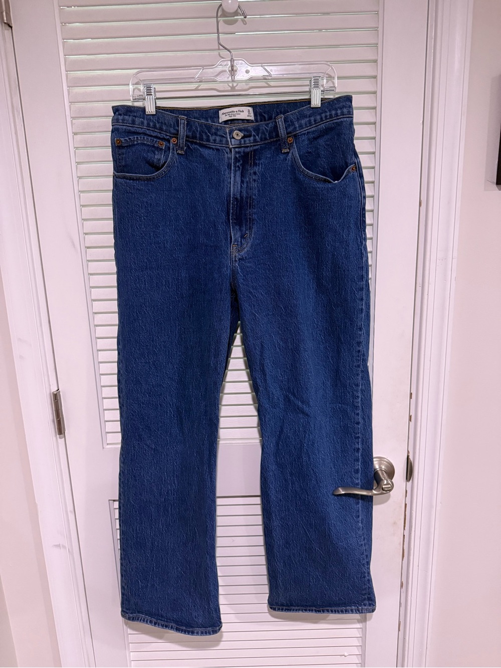 Abercrombie 90’s Relaxed Jean High Rise